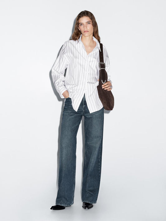 Loose-fitting striped shirt