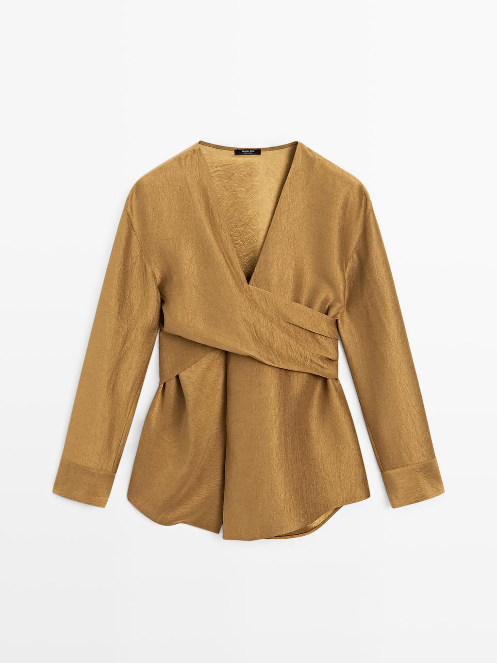 Flowing shirt with waist detail