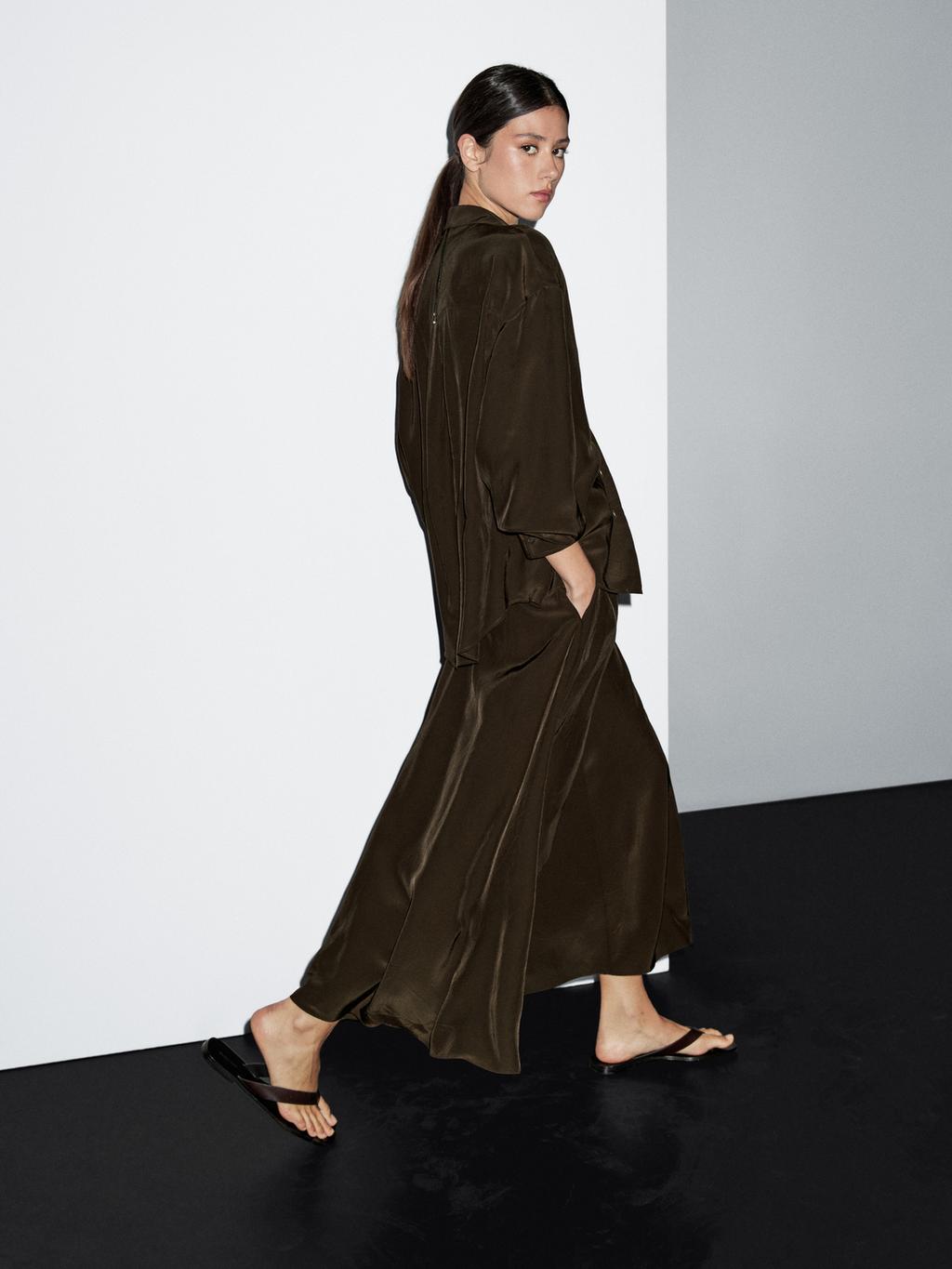 Flowing flared skirt