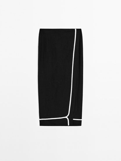 Midi skirt with contrast embroidery