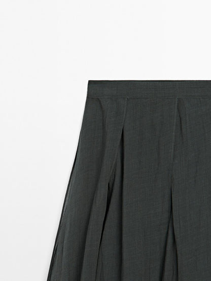 Long flowing skirt with ruffles