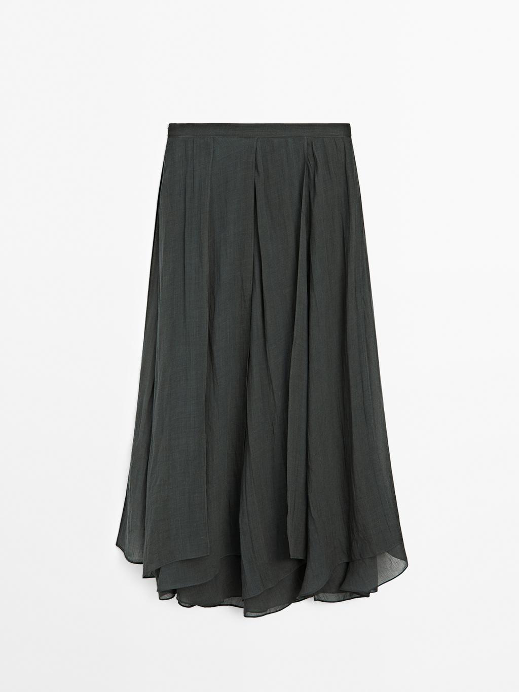 Long flowing skirt with ruffles