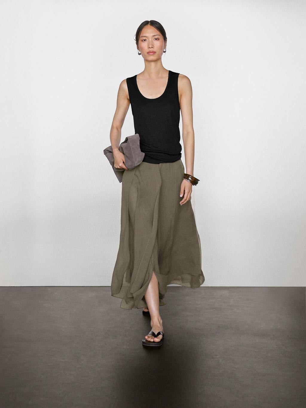Long flowing skirt with ruffles