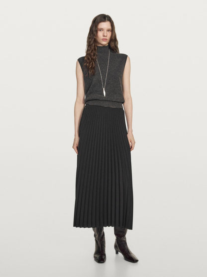 Long pleated skirt