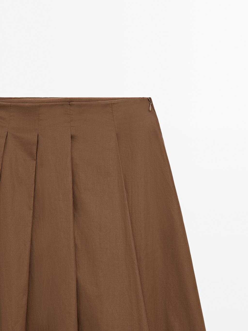 Long box pleat skirt