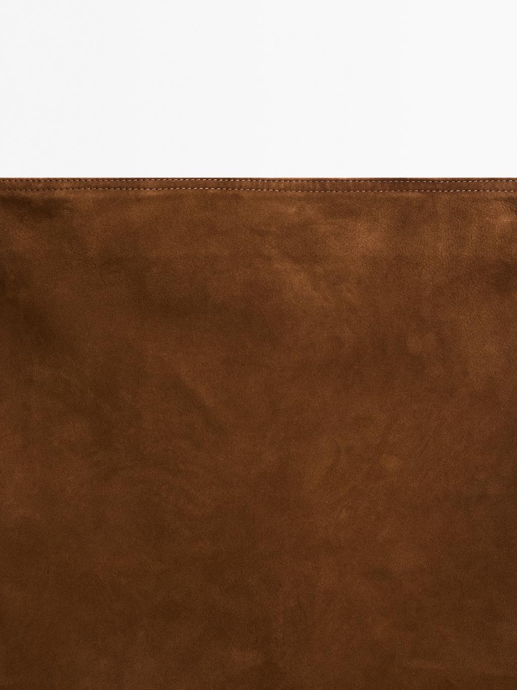 Suede leather mini skirt with topstitching