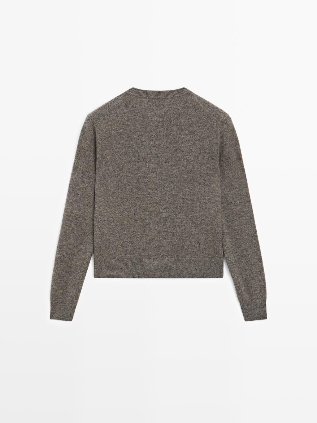 Knit 100% wool cardigan with gold buttons