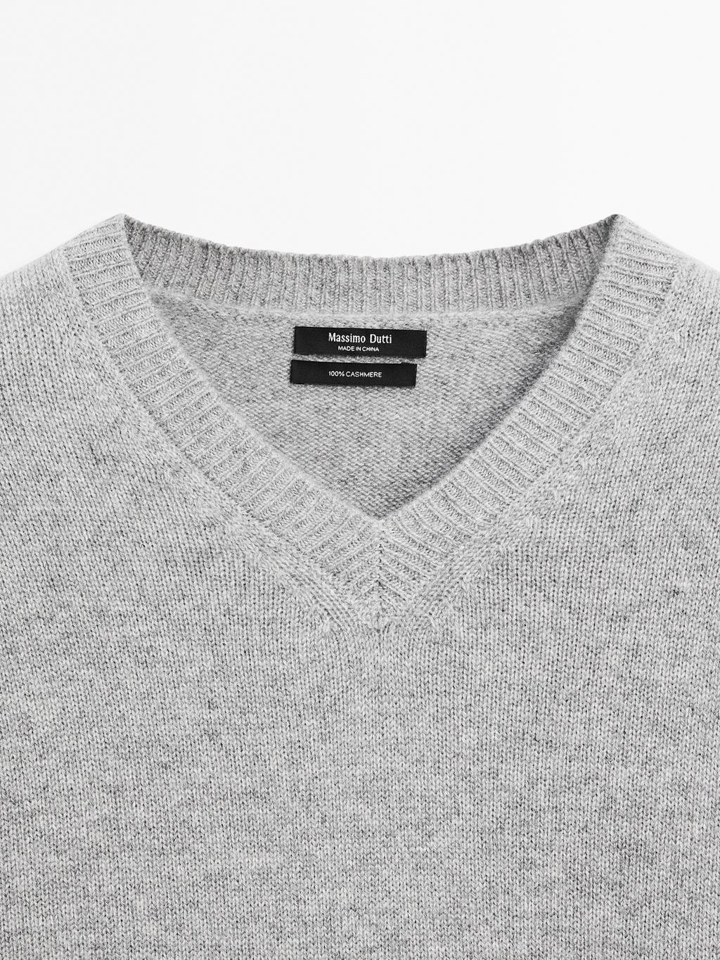100% cashmere oversize V-neck sweater