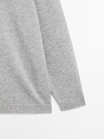 100% cashmere oversize V-neck sweater