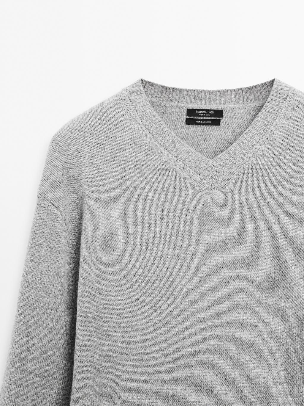 100% cashmere oversize V-neck sweater