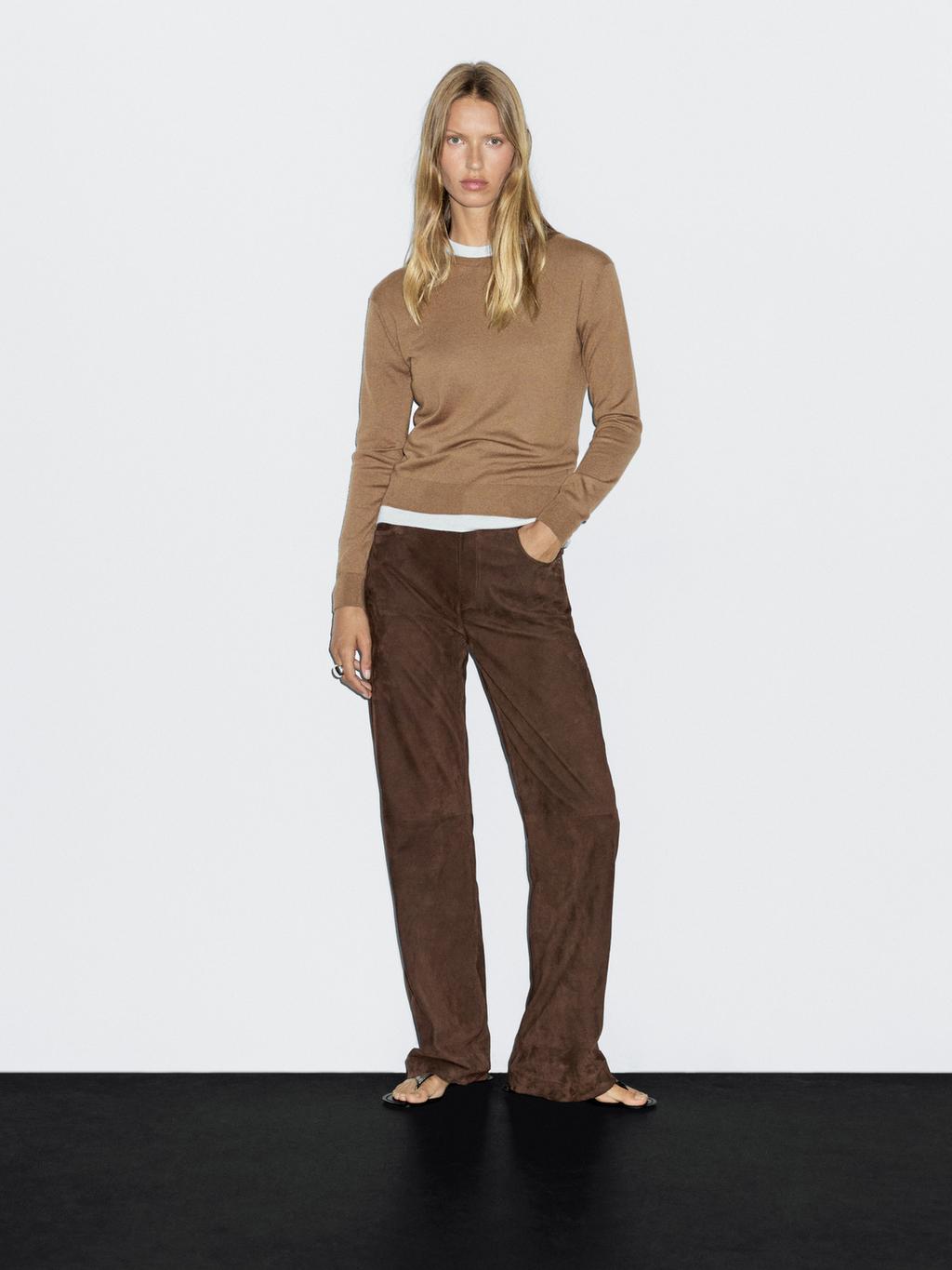 Wool blend knit sweater with crew neck