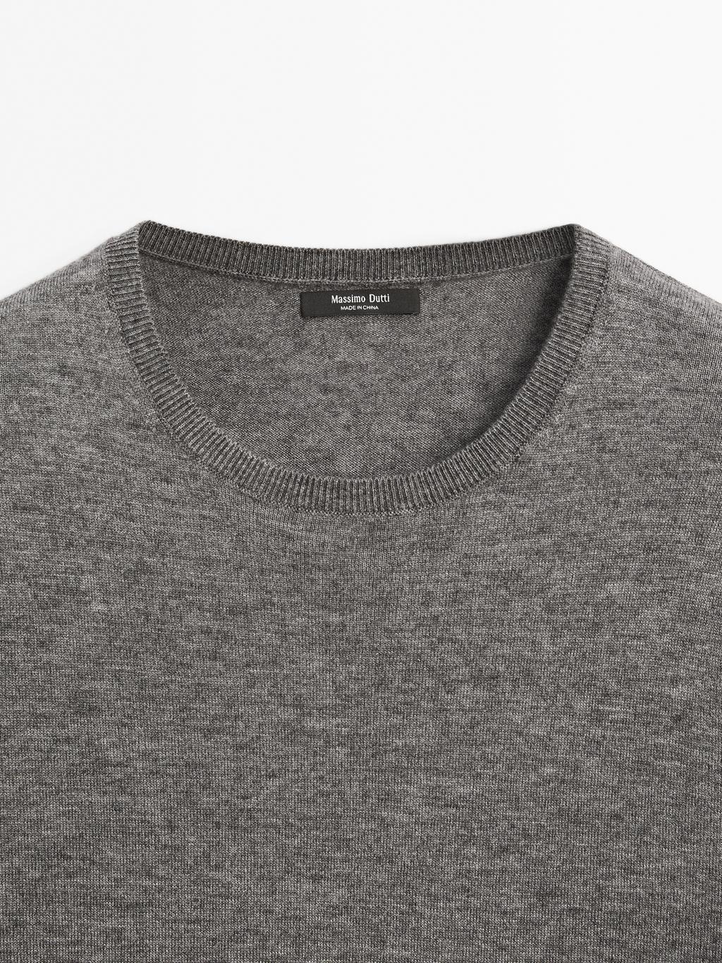 Wool blend knit sweater with crew neck