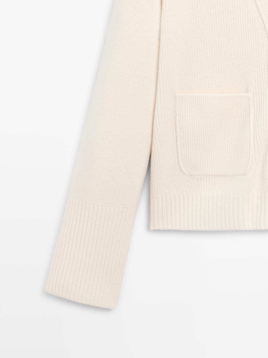 100% wool knit cardigan with pockets