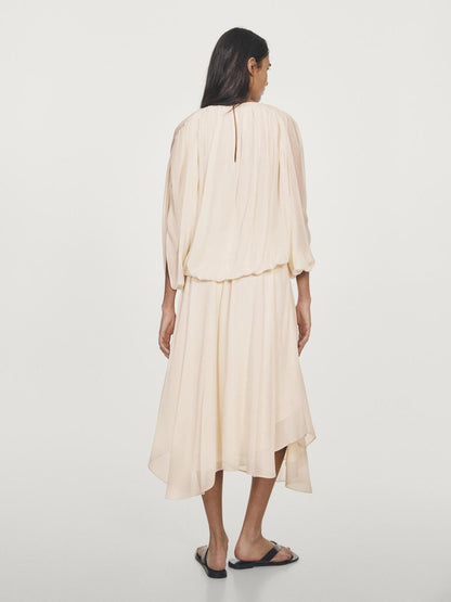 Voluminous flowing blouse