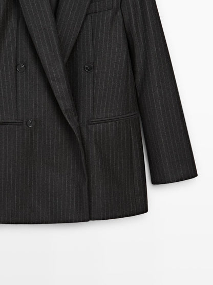 100% wool double-breasted blazer