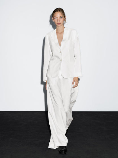 100% linen blazer with lapel detail