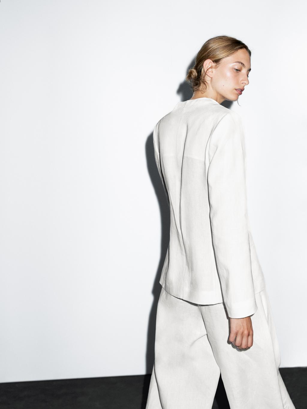 100% linen blazer with lapel detail