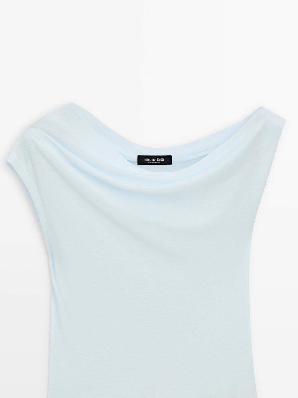 Sleeveless asymmetric top