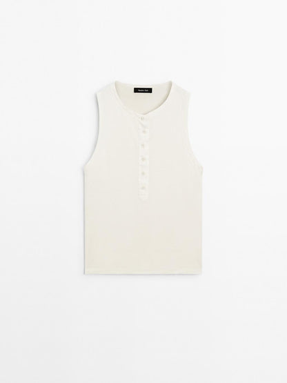 Top with contrast trim detail