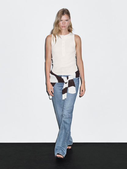 Top with contrast trim detail