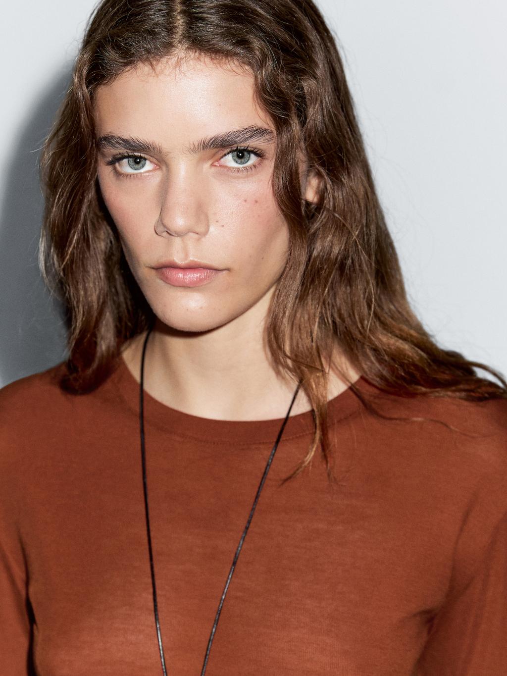 Lightweight regular fit long sleeve T-shirt