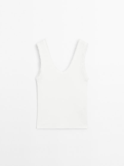 Cotton blend top with frayed piping