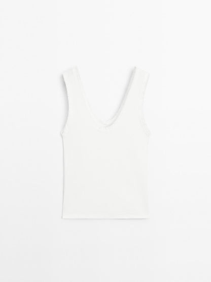 Cotton blend top with frayed piping