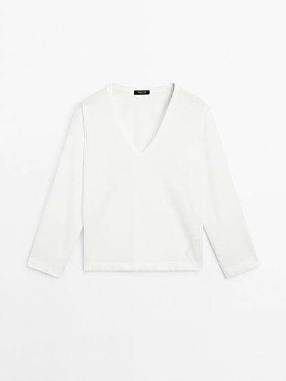 Oversize V-neck T-shirt