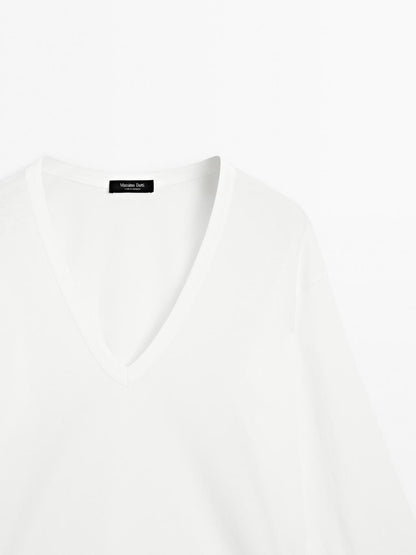 Oversize V-neck T-shirt