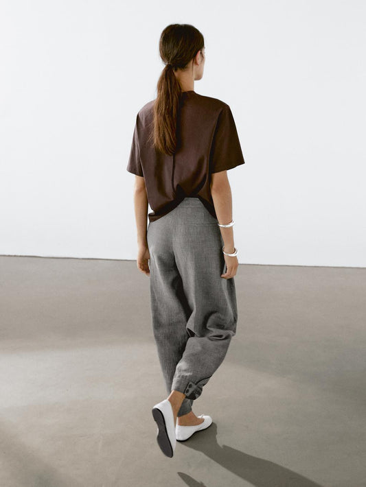 Short sleeve T-shirt with topstitching detail