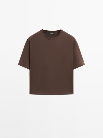 Short sleeve T-shirt with topstitching detail