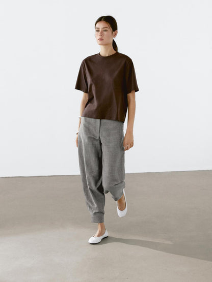 Short sleeve T-shirt with topstitching detail