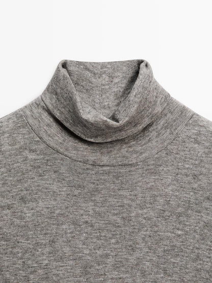 High neck T-shirt with short sleeves