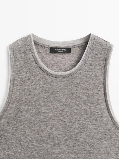 Sleeveless T-shirt with double trim
