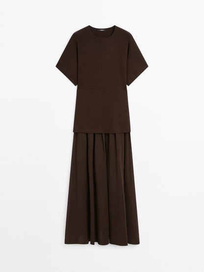 Knit dress with contrast gathered detail