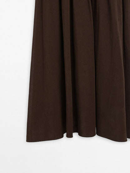 Knit dress with contrast gathered detail