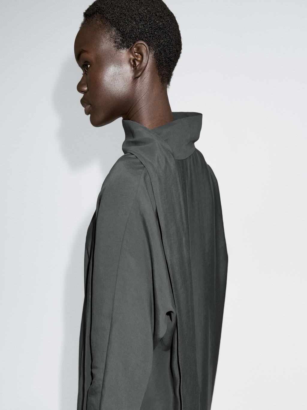 V-neckline midi dress with tie detail