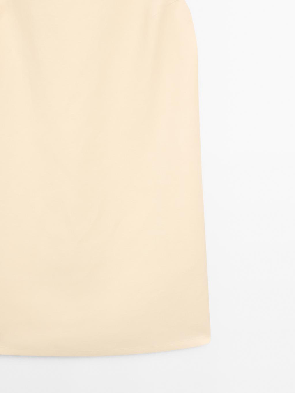 Short dress with back detail