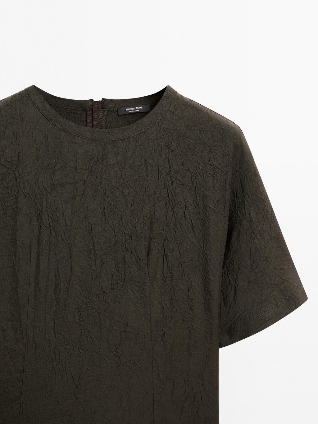 Long satin dress with short sleeves