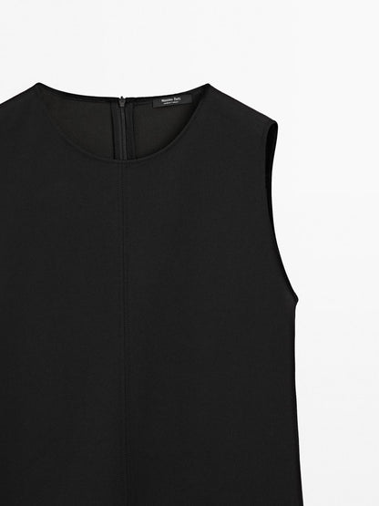 Short dress with button details