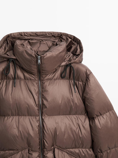 Water-repellent shiny down jacket