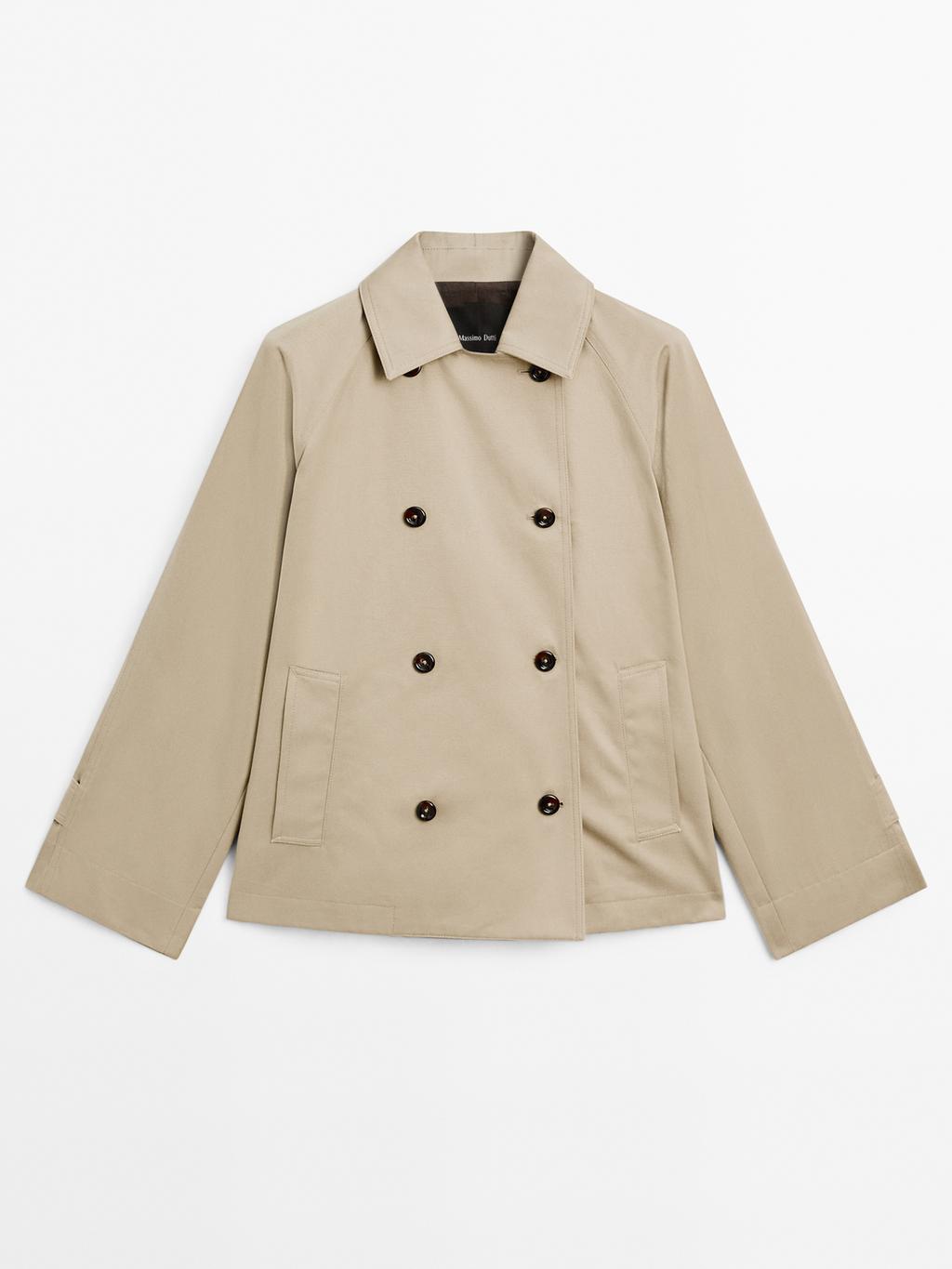 Short trench coat with button detail on the collar