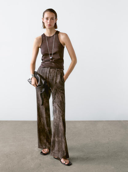 Round neck top with shimmery detail