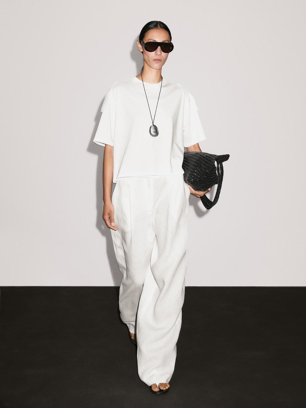 100% cotton short-sleeve T-shirt