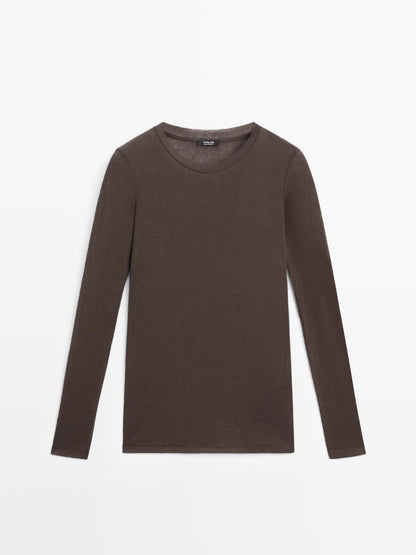 100% cotton semi-sheer T-shirt with collar detail