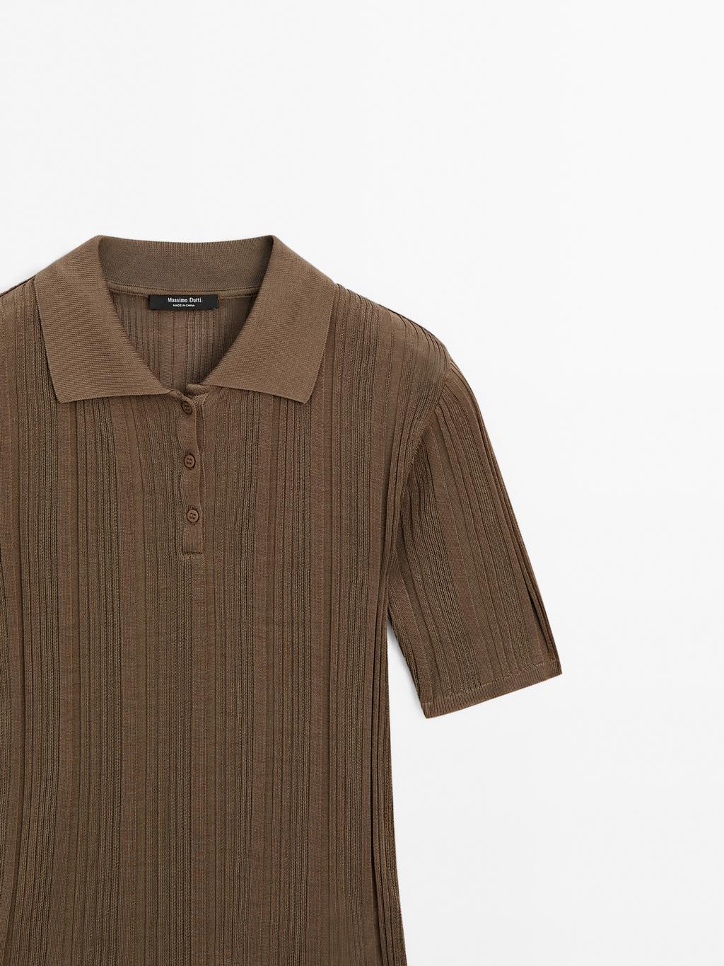 100% cotton polo shirt with ribbed detail
