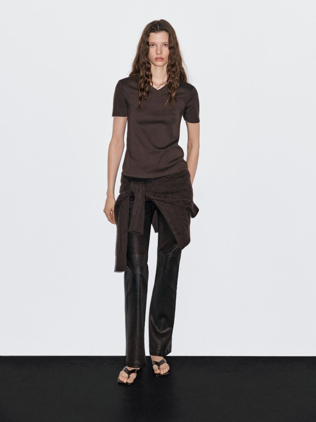 100% cotton V-neck T-shirt