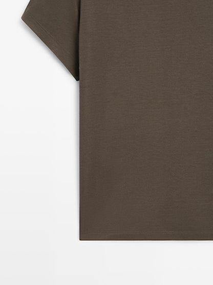 Cropped T-shirt with contrast ribbed trims