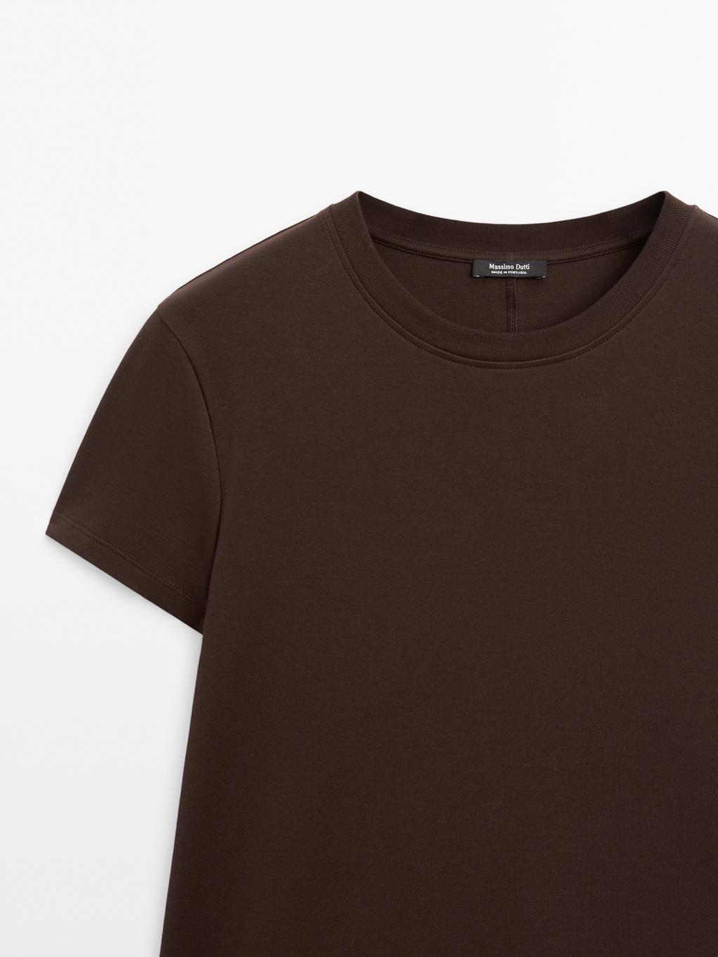 100% cotton T-shirt with seam detail