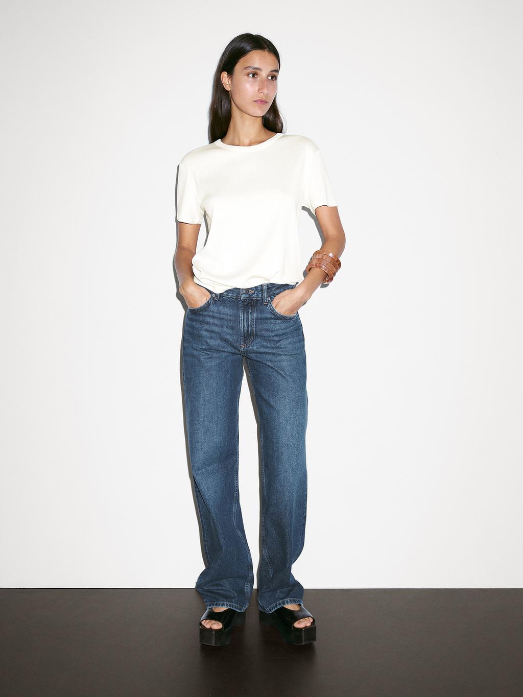 Regular fit t-shirt with collar detail